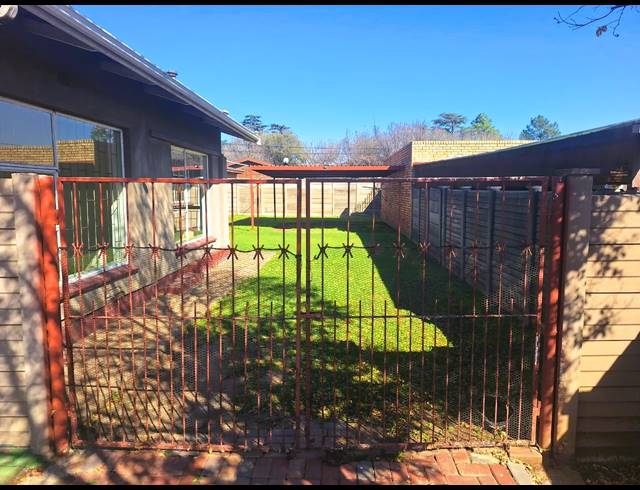3 BEDROOM HOUSE FOR SALE IN VANDERBIJLPARK CE 2